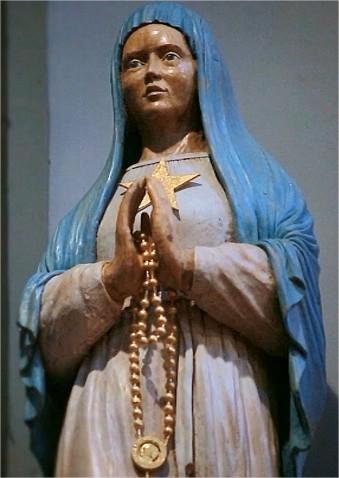 Nde statue